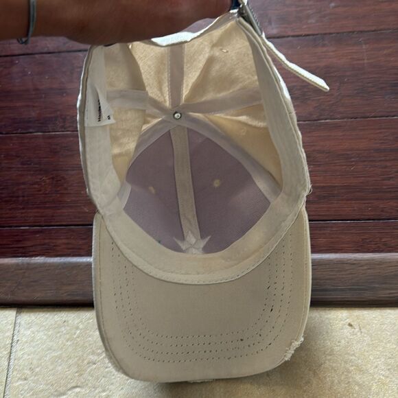 Distressed Baseball Cap - Cream with White Star - LIKE NEW - Adjustable Back - Picture 2 of 3